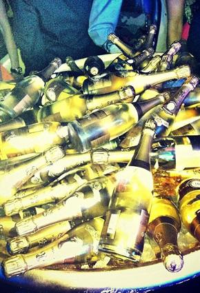 باريس هيلتون في بلاد العجائب